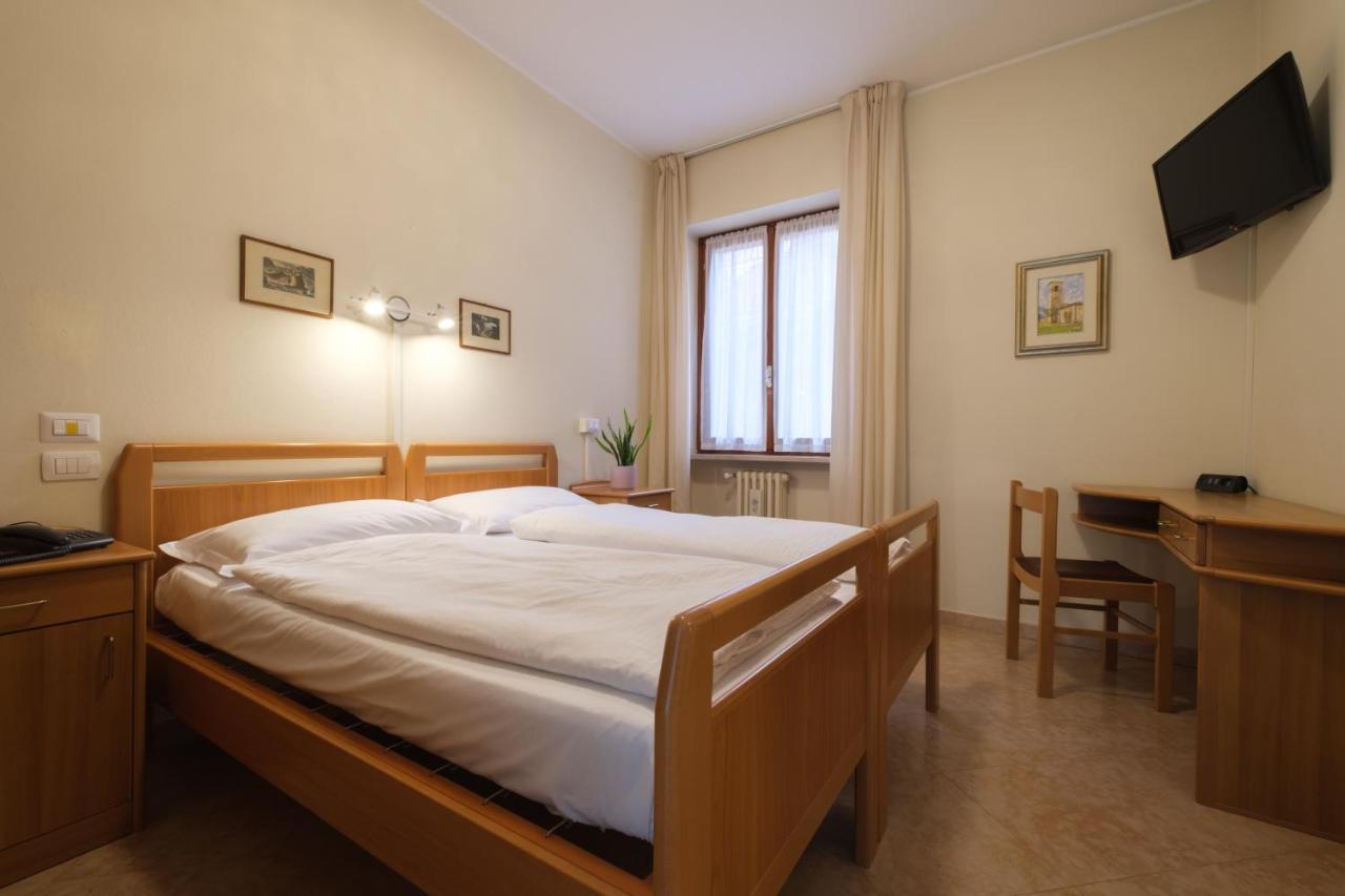 Casa Vacanza - Casa Del Padre Nascimbeni Torri Del Benaco Exterior foto
