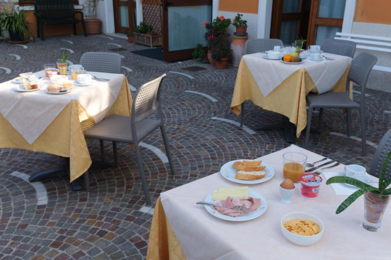 Casa Vacanza - Casa Del Padre Nascimbeni Torri Del Benaco Exterior foto