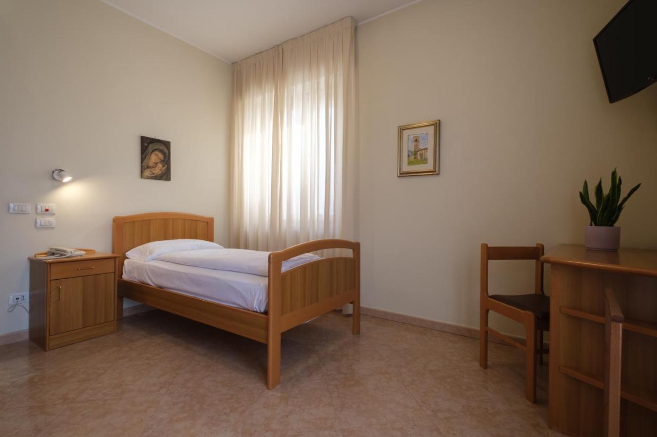 Casa Vacanza - Casa Del Padre Nascimbeni Torri Del Benaco Exterior foto